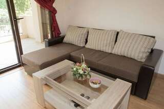 Апартаменты Apartment with swimming pool Будва Апартаменты с 3 спальнями-51